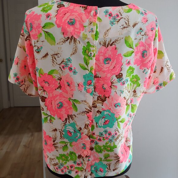 Neon Pink Floral Cropped Blouse - Picture 2 of 5
